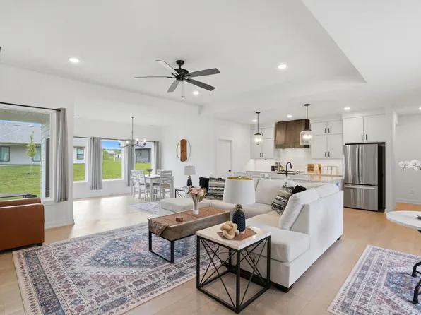 2305 N Traveller Dr, Columbia, MO 65202