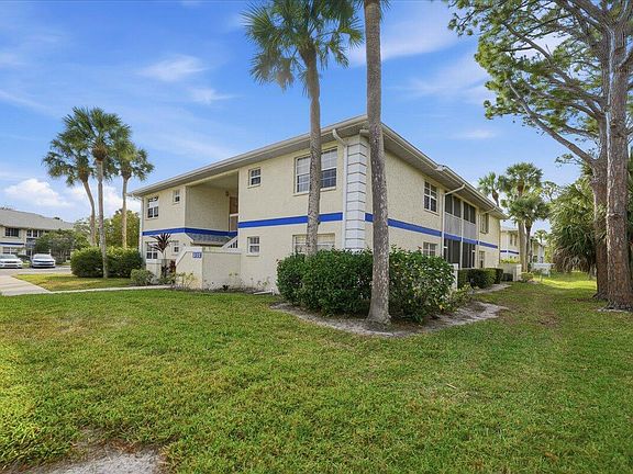 5th image of 1506 SE Royal Green Circle #204