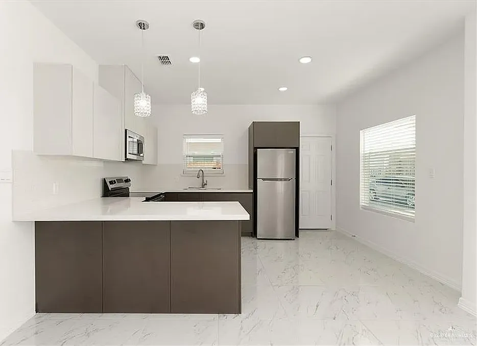 5712 Notre Dame Ave — Photo 3