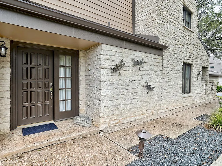 101 W Eagle Dr #101 — Photo 34