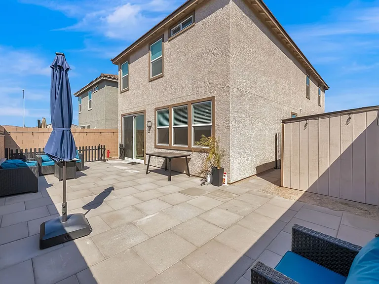670 Tranquil Peak Ct — Photo 38