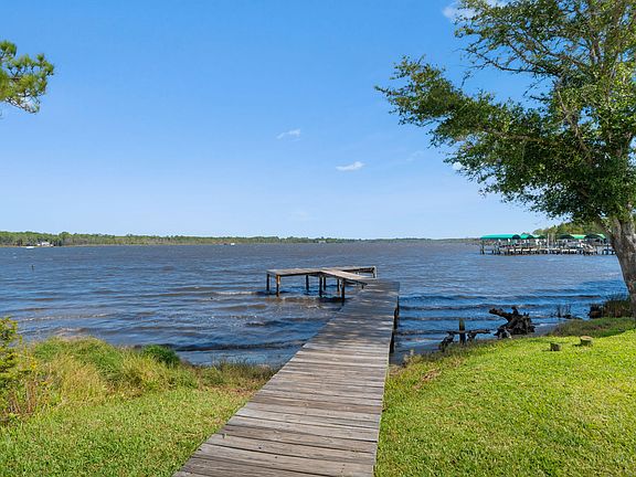 2nd image of 2711 Bay Club Dr
