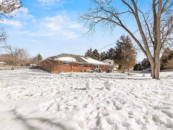 5th image of 2795 S Seymour Pl