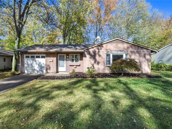 104 Whitehall Dr, Berea, OH 44017