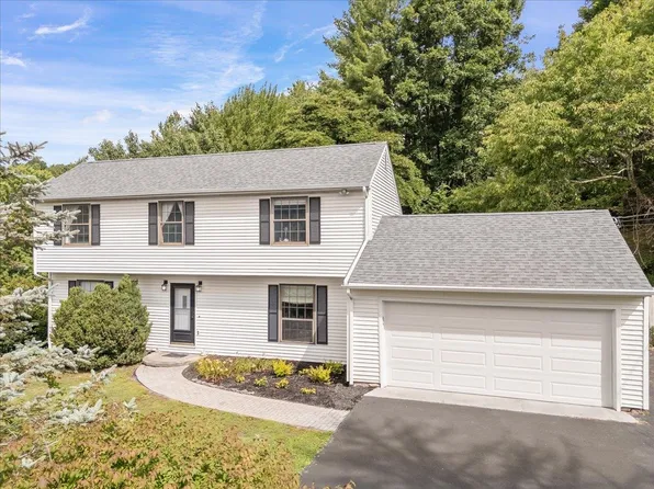 435 Mulberry Dr, Christiansburg, VA 24073