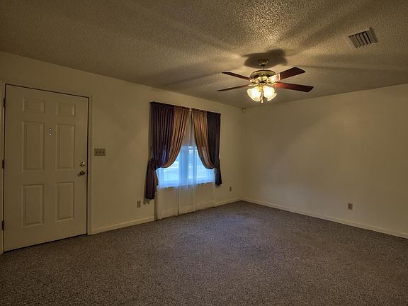 4th image of 2733 S Sandalwood Dr