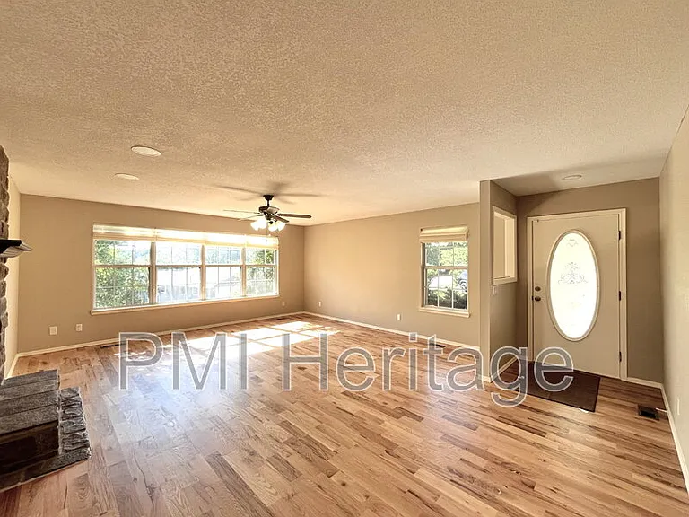 40 Portsmouth Dr — Photo 7