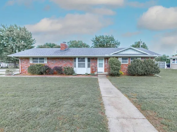 2230 Sherwood Rd, Arkansas City, KS 67005