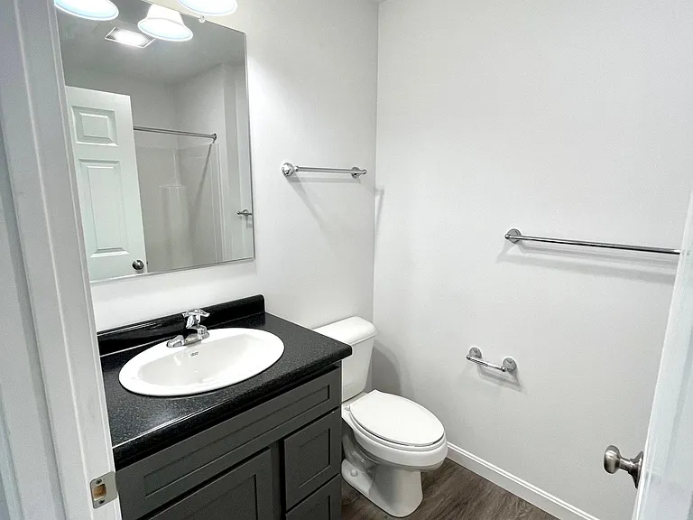 Upstairs full bathroom