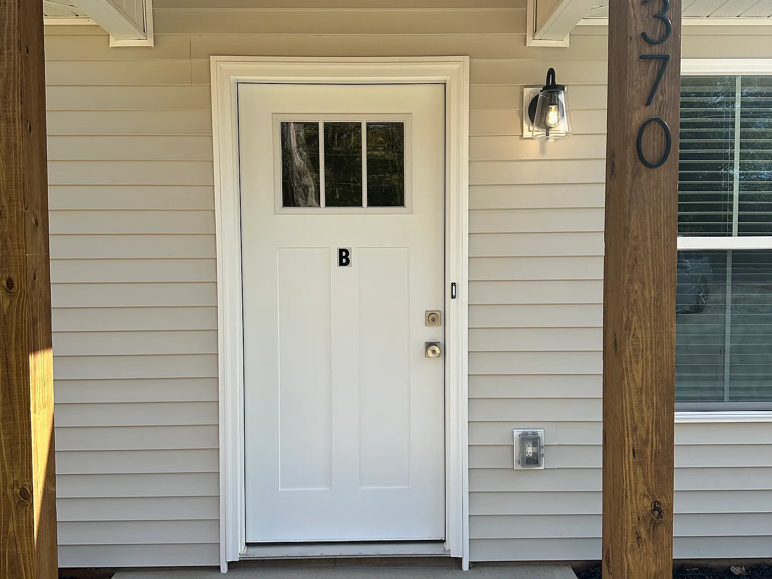 3 bed, 1100 sqft, $1,445 — Photo 2