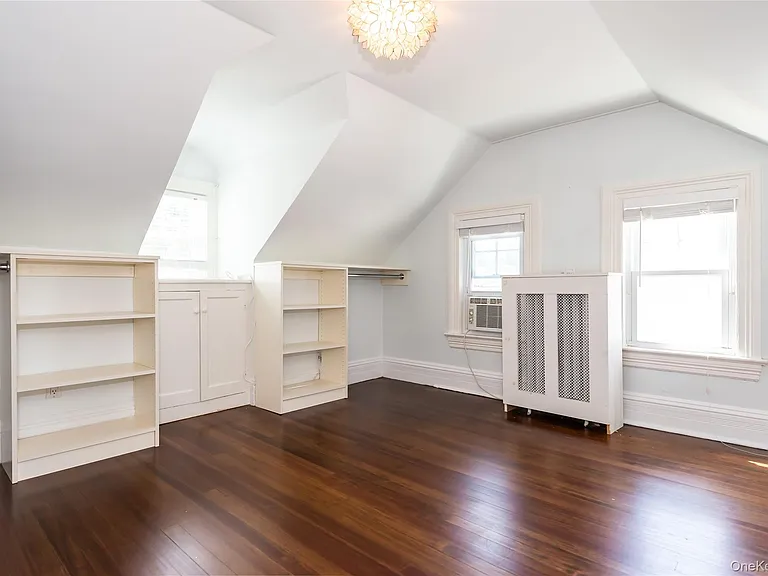 21 Franklin Ave — Photo 13