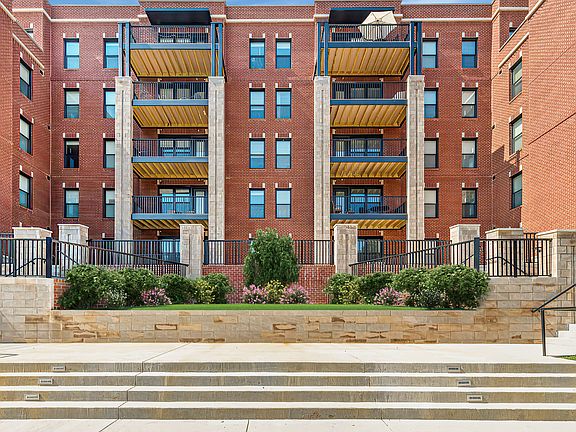 2nd image of 1137 W Grace St APT 512