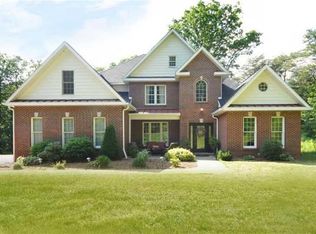 100 Tuscany Dr, Aliquippa, PA 15001