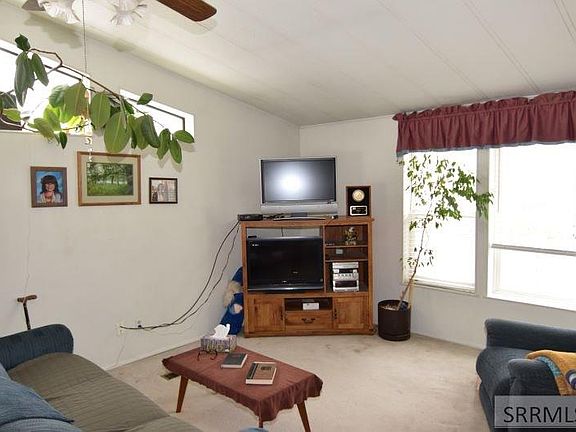 3rd image of 994 Singletree Cir