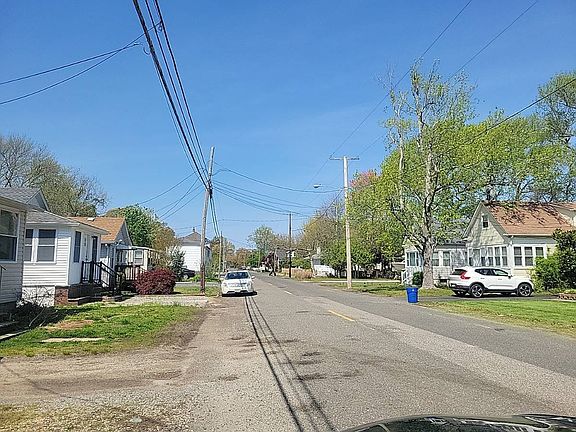 4th image of 530 E Point Pleasant Ave