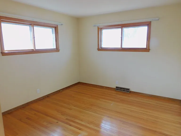 1133 N Howard Ave — Photo 9