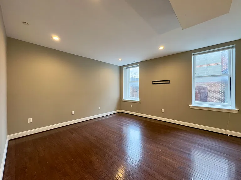 Apartment Units with In-Unit Laundry in Downtown Baltimore, MD! — Photo 29