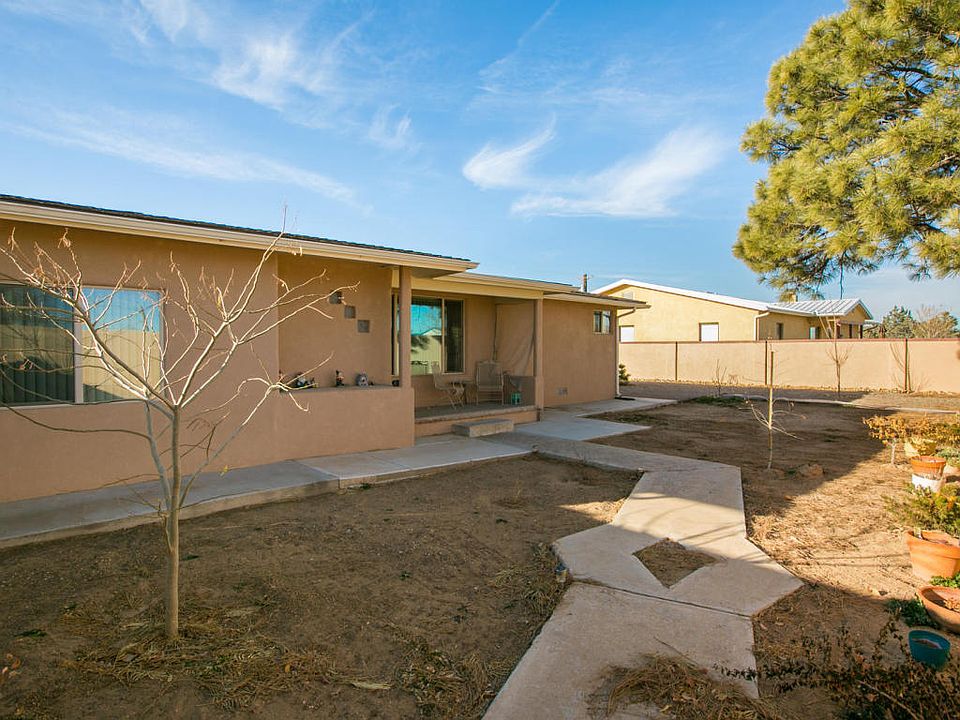 1st image of 408 Tahoe Pl NE