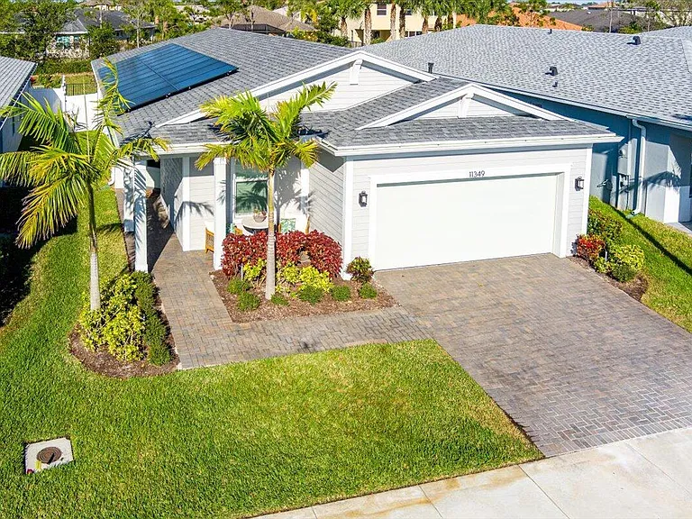 11349 SW Lyra Dr — Photo 3
