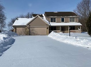 1817 Walnut Ct, Spring Grove, IL 60081