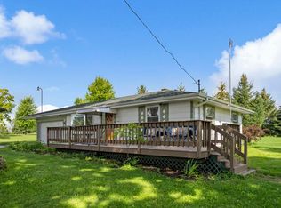 W8804 Spring Rd, Hortonville, WI 54944