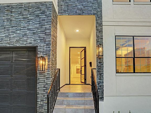 4th image of 4323 Jim West St