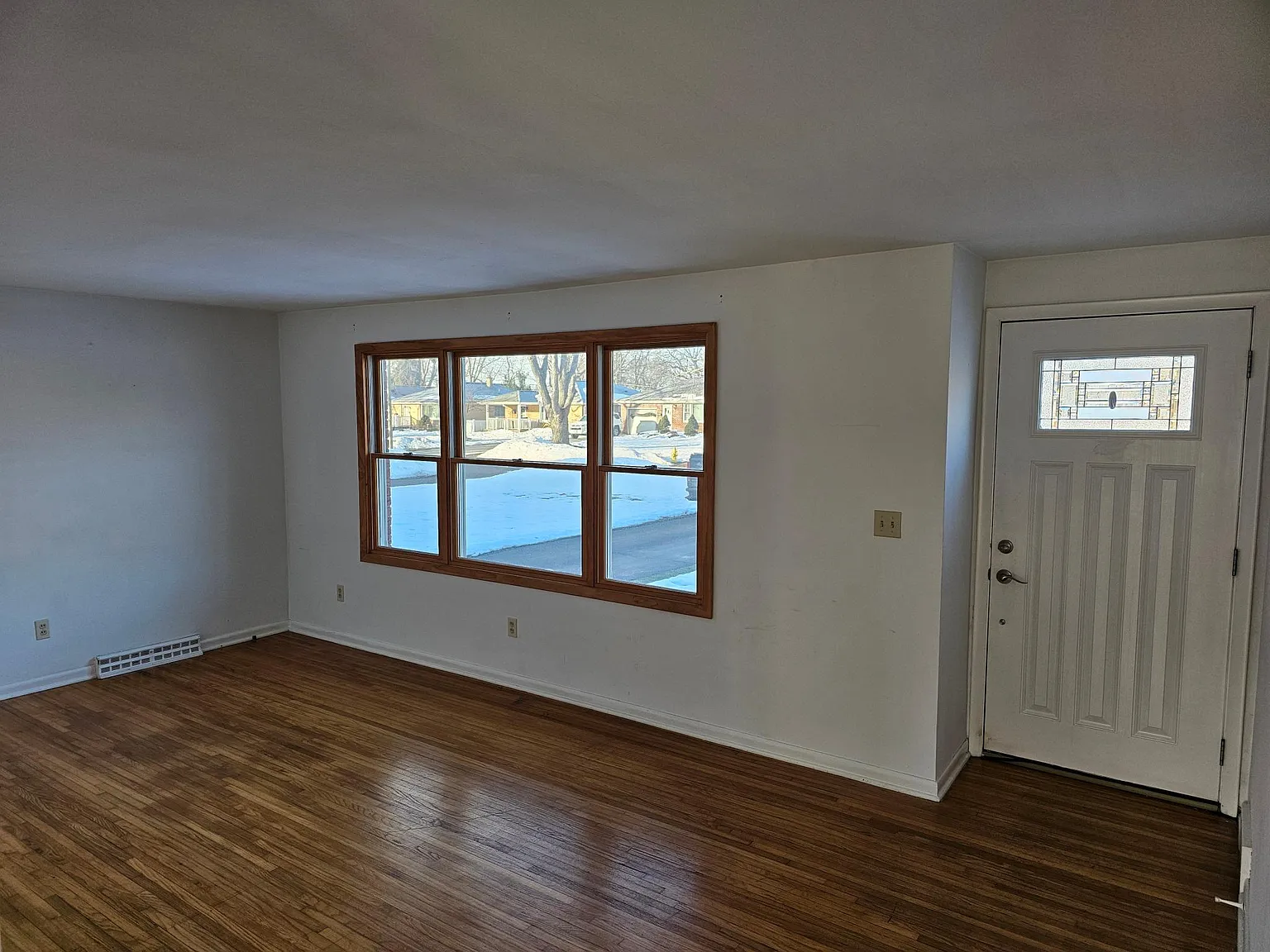2 bed, 900 sqft, $1,250 — Photo 3