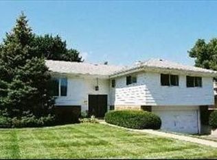 2302 Chestnut St, Waukegan, IL 60087