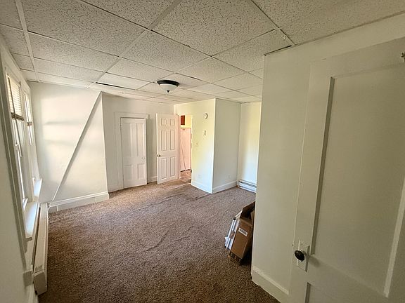 4th image of 6 Delwick Ln APT 4