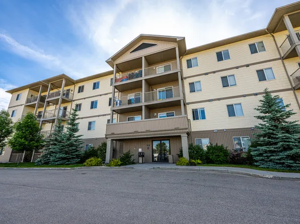 10521 84th Ave #102, Grande Prairie, AB T8V 7G4
