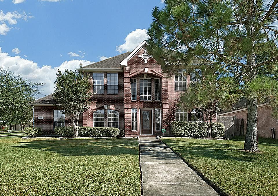 1st image of 6210 Pine Lakes Dr