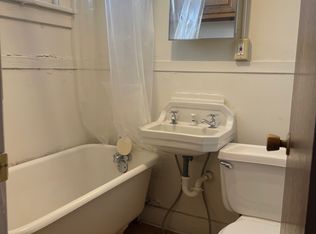 821 Goodhue Blvd APT 9, Lincoln, NE 68508