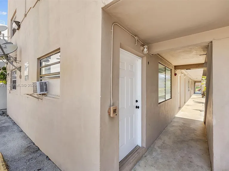126 SW 18th Ave #4 — Photo 15