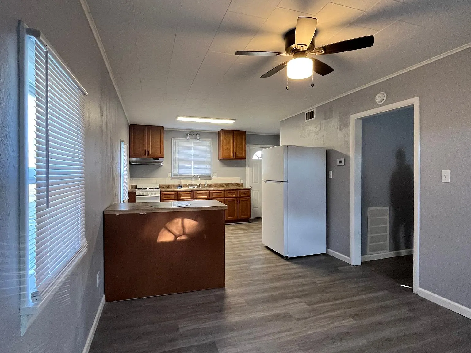 1 bed, 576 sqft, $995 — Photo 2
