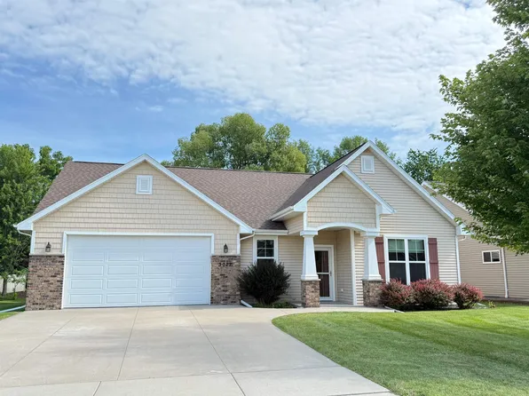 3022 Villa Way, Menasha, WI 54942