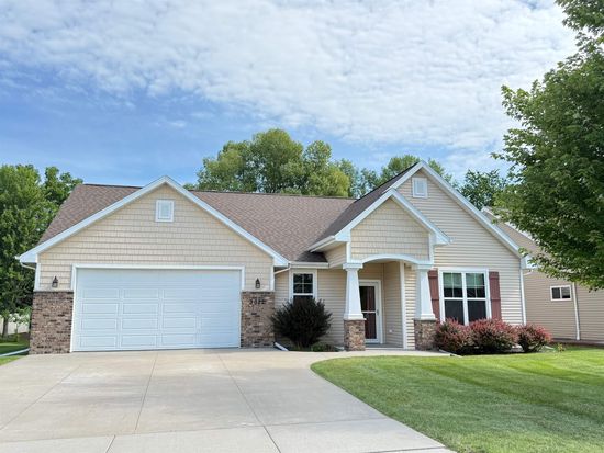 3022 Villa Way, Menasha, WI 54942