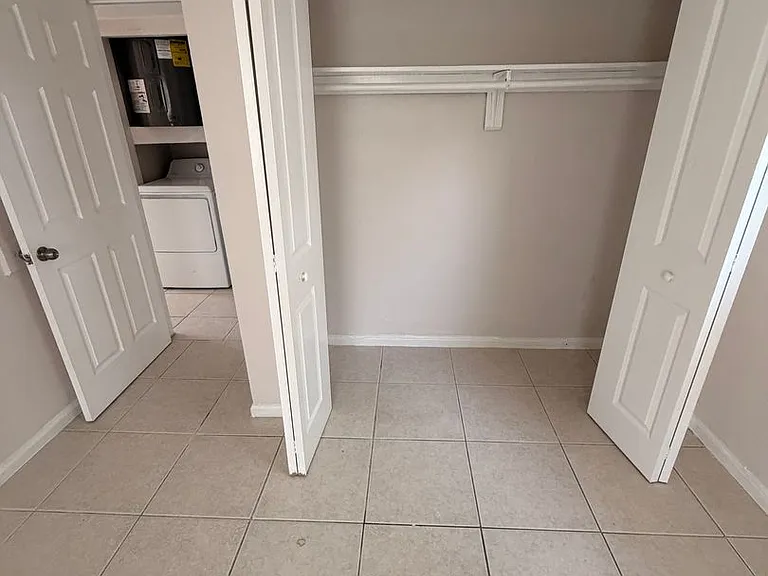 1618 W 26th Ct — Photo 28