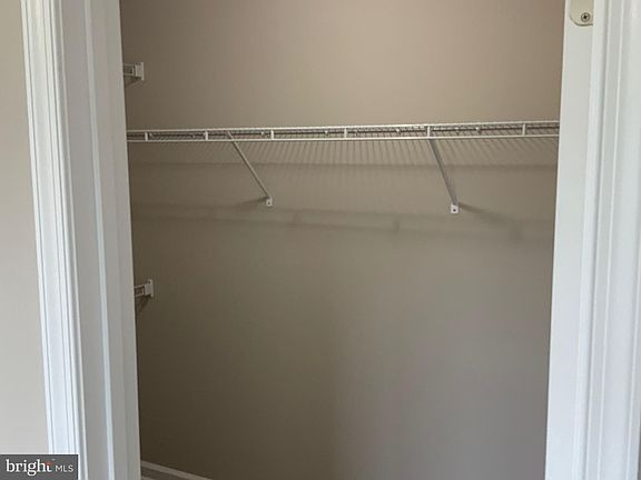 Hudson II - Closet