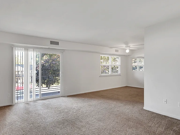 Crimson King Estates — Photo 4