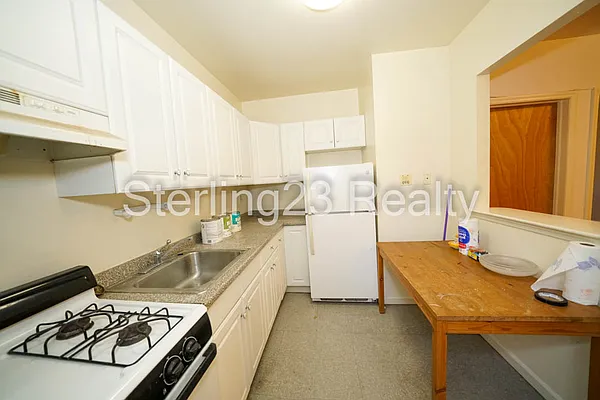 Rented by Sterling Realty Solution Inc | media 4