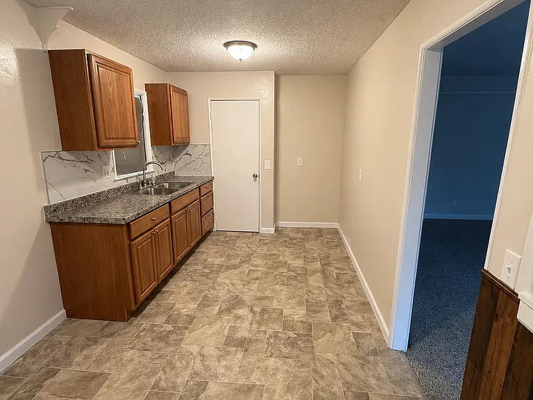 16107 Manning St — Photo 2