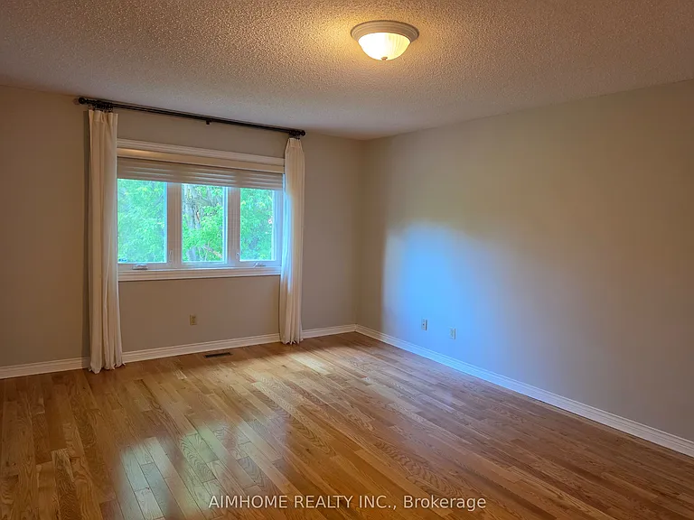 49 Holbrook Ct — Photo 15