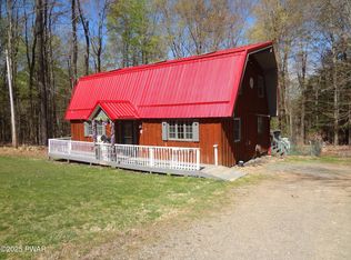 113 Fawnwood Dr, Greentown, PA 18426