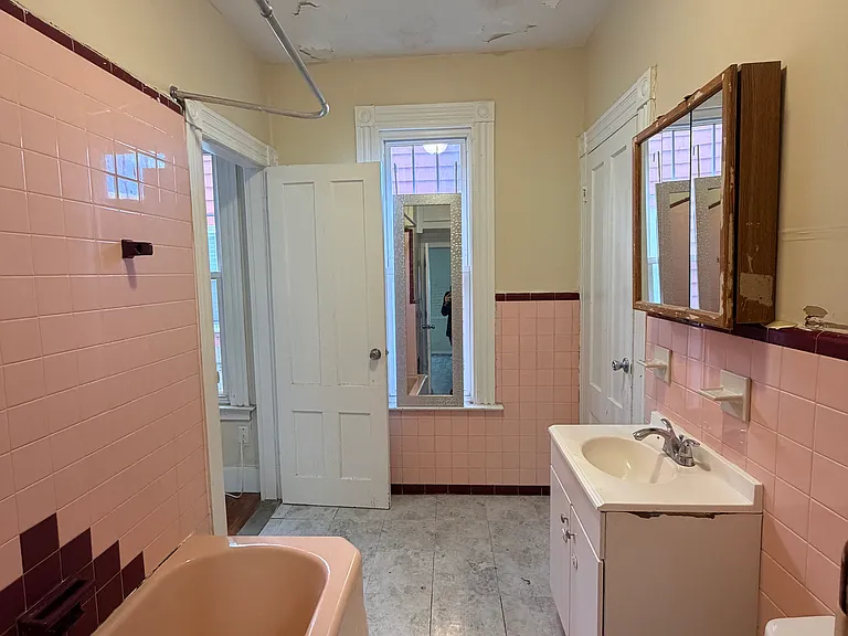 41 Hotchkiss St #1-0 — Photo 11
