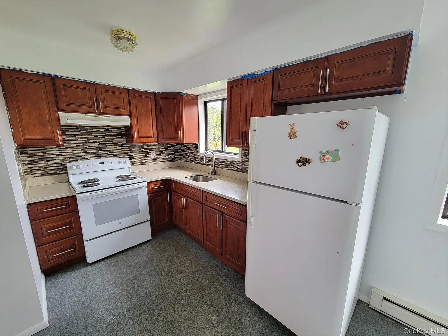 3 bed, 1.5 bath, 1700 sqft, $2,100 — Photo 3