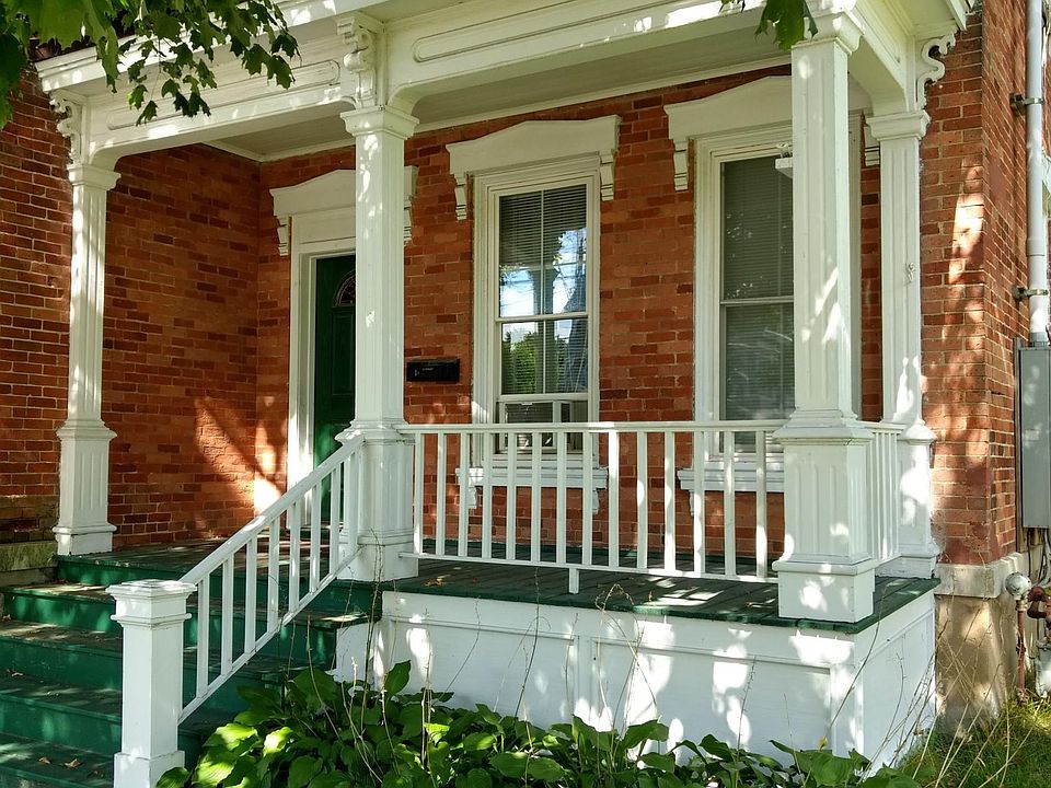 Private front porch