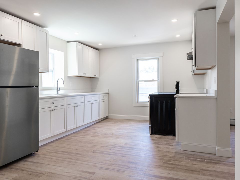1st image of 71 Friend St #3