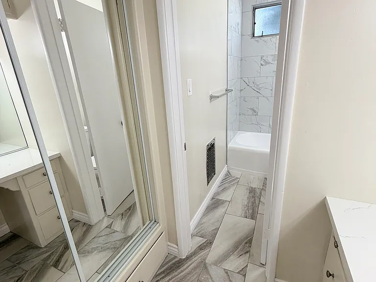 14215 Sylvan St #2 — Photo 8