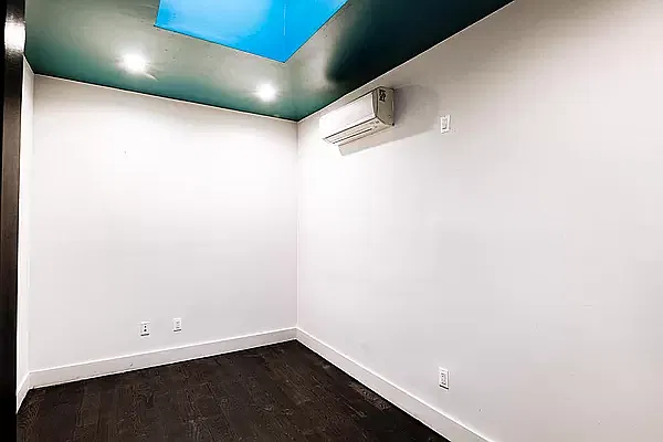 Rented by Brooklyn Group | media 10