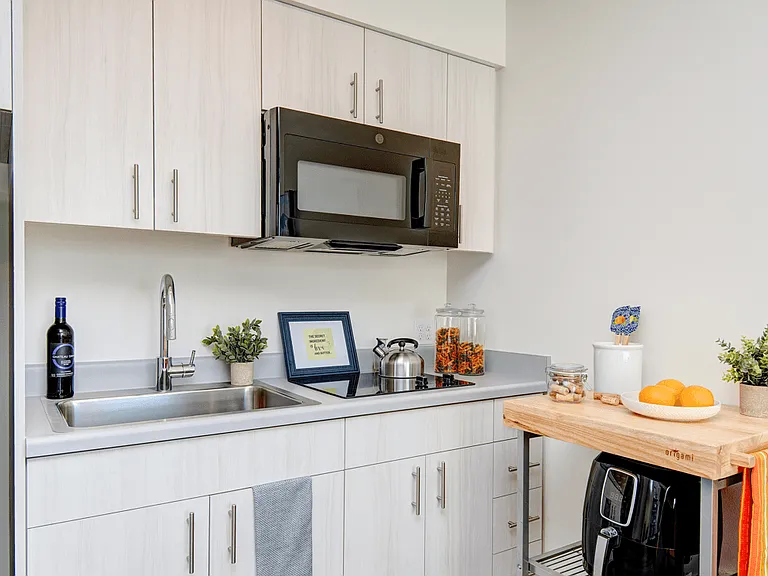 Mt Baker The Maddux Apartments — Photo 10